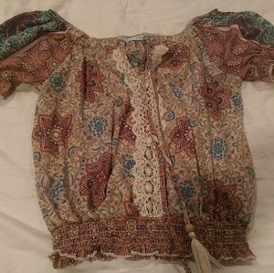 I don't like wearing off the shoulder shirts